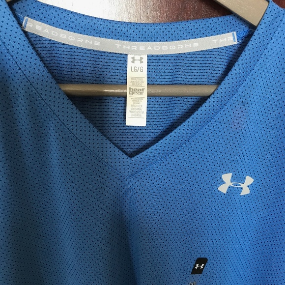 UA Threadborne Train Pointelle V-Neck - Picture 3 of 6